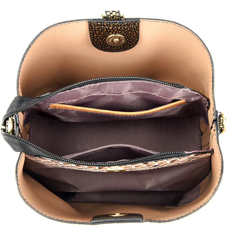 A trendy and retro snake-patterned et bag for women, a niche single-shoulder crossbody bag - LODIMAE FASHION