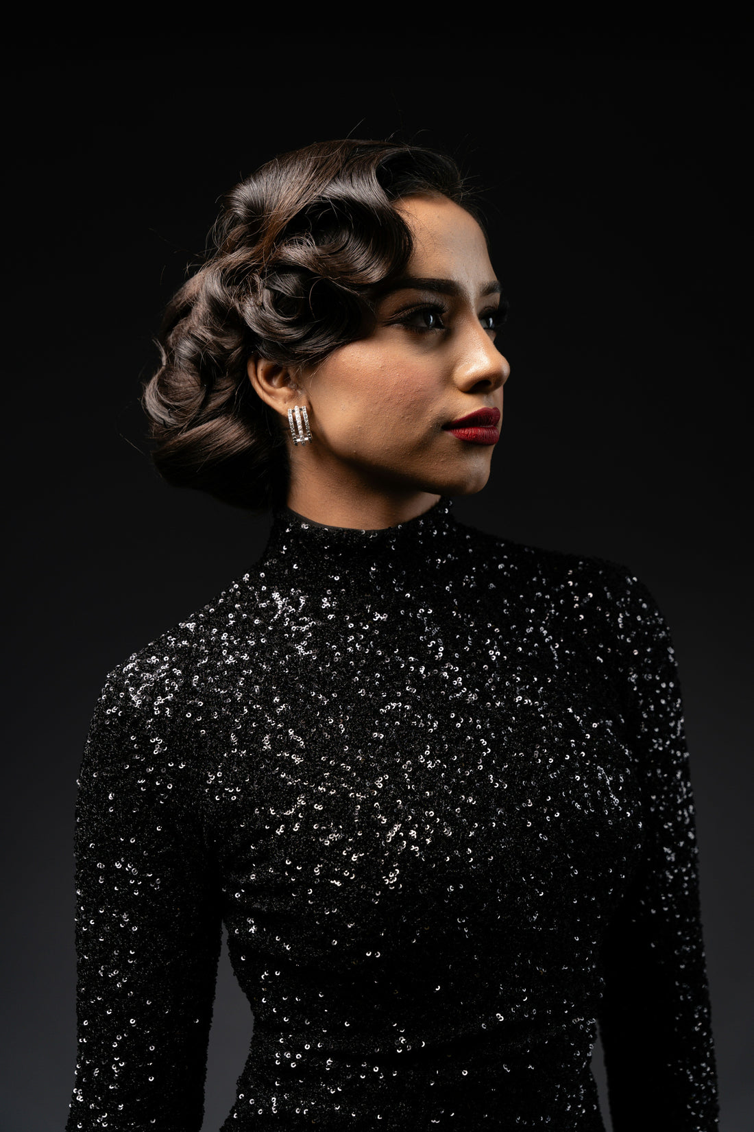 How to Accessorize a Formal Dress: Transform Your Evening Look
