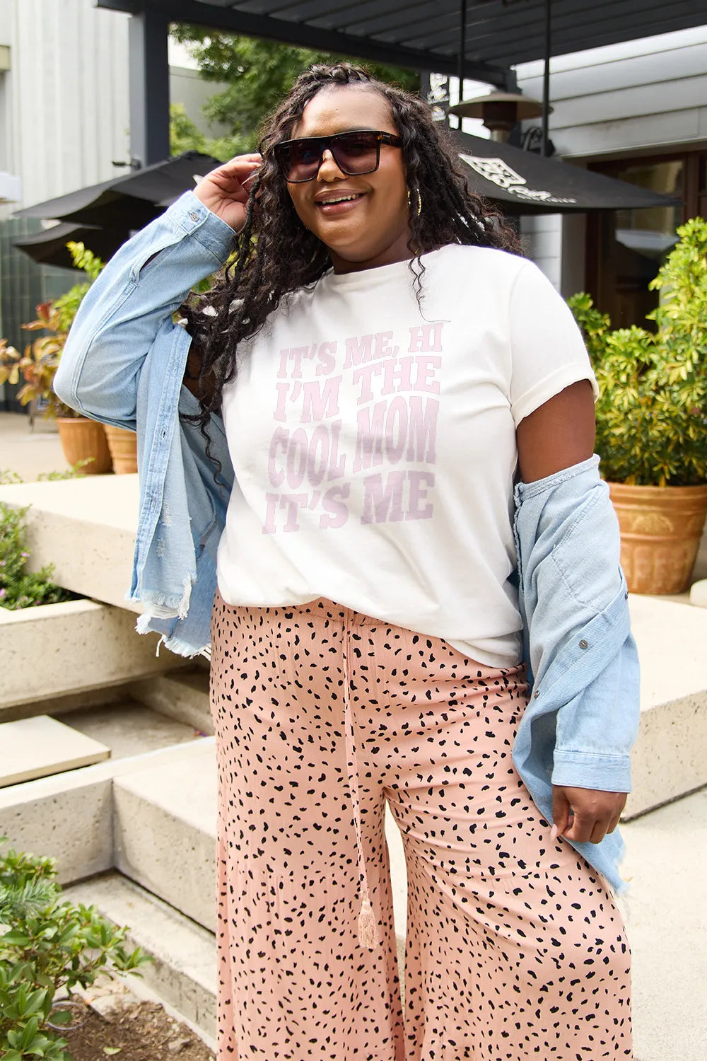 Simply Love Full Size IT'S ME,HI I'M THE COOL MOM IT'S ME Round Neck T-Shirt - LODIMAE FASHION 